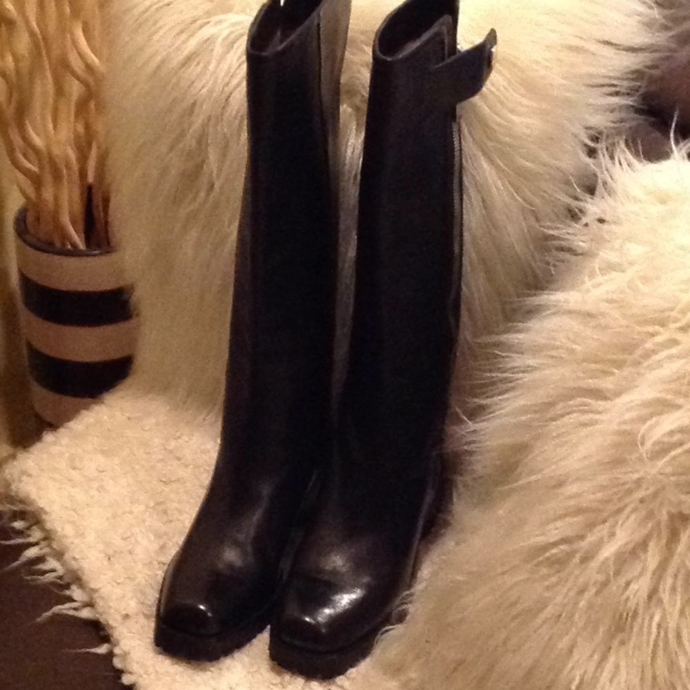 NWOT MICHEAL KORS BOOTS